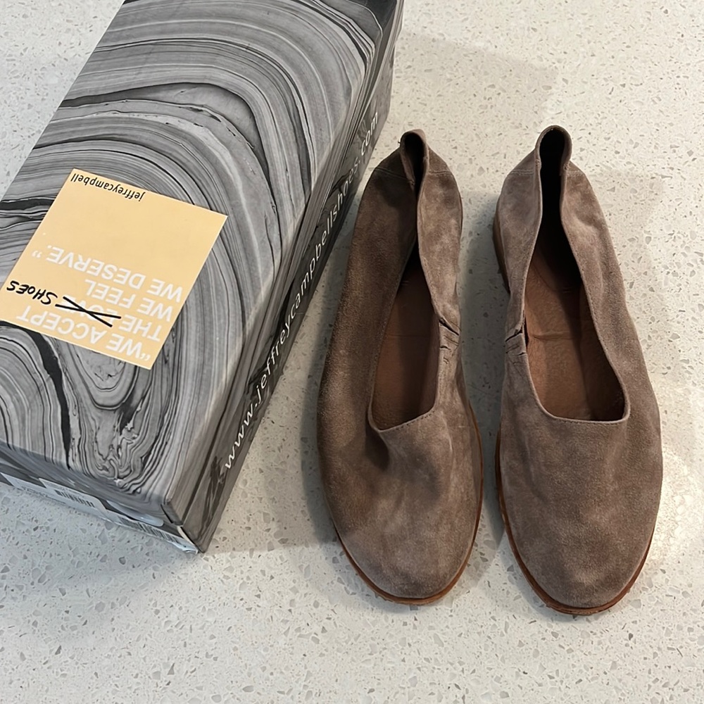 Jeffrey Campbell Jordan taupe suede flats 7.5